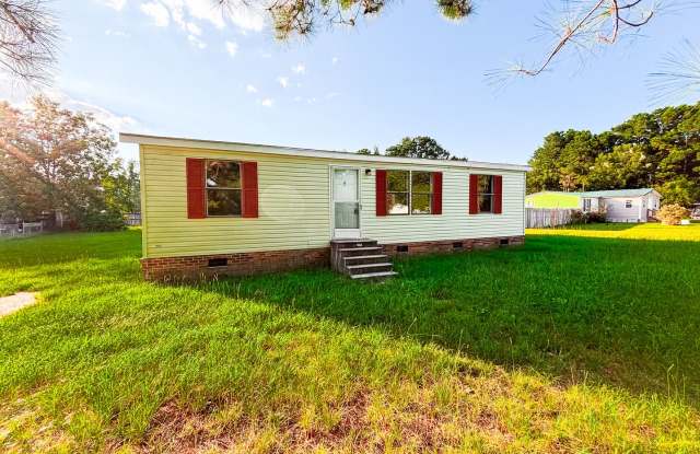 3 BED 2BATH outside of Fayettville - 584 Hawaii Court, Cumberland County, NC 28391