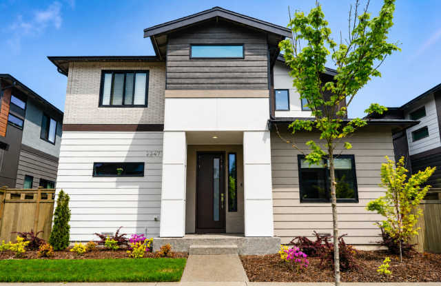 Stunning Black Diamond home-Ten Trails (Pinewood Plan) - Available Early to Mid June photos photos