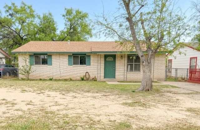 1626 Bowles St photos photos