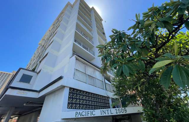 Recently Remodeled Studio In The Heart of Waikiki. photos photos