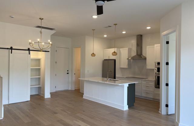 Gorgeous 3/2.5 Single Family Rental Available! Gallery 1