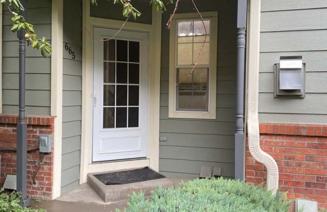 3 bed 3 bath townhome - Ready 4/10/26 photos photos