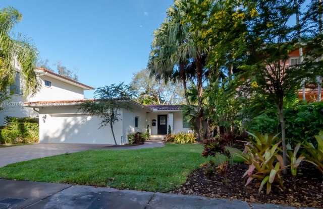 605 Altara Ave - 605 Altara Avenue, Coral Gables, FL 33146