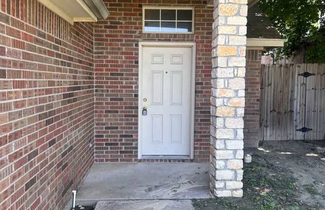 3/2/2 in a quiet neighborhood located right in the heart of Weatherford. photos photos