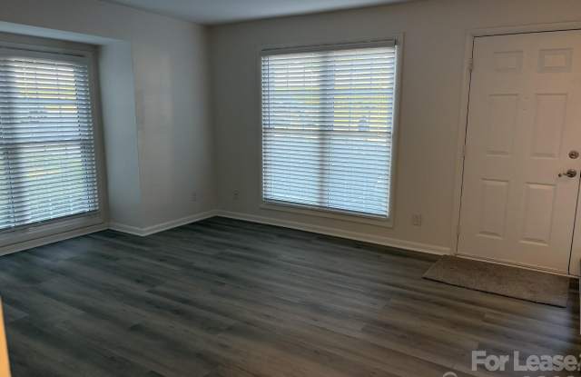 1111 Surry Lane Gallery 4