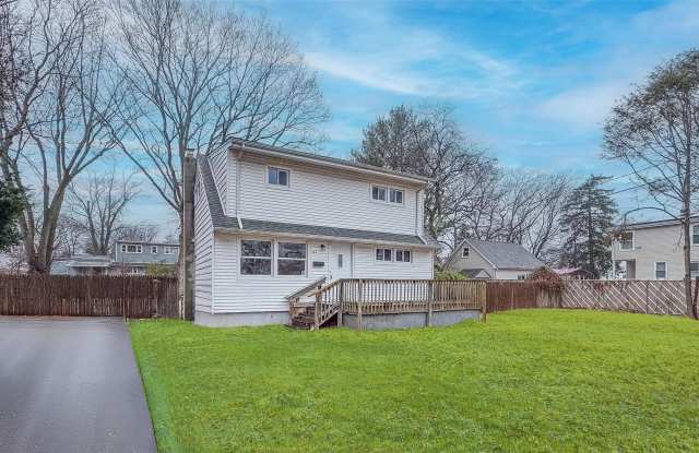 184 West 3rd Street - 184 West 3rd Street, Deer Park, NY 11729