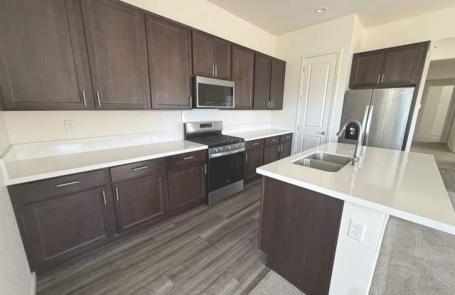 Beautiful 3 Bedroom Home Gallery 1