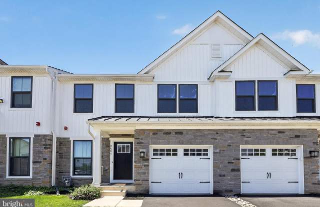 8005 MILLTOWN Circle photos photos