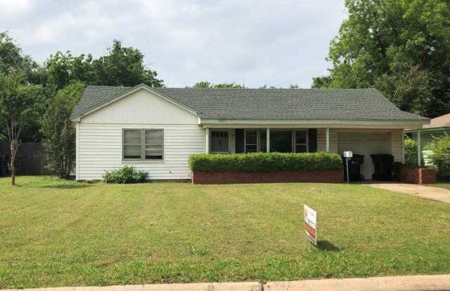 Mowing Included!  Lots of character, wood vinyl flooring and carpet, large, fenced yard, ready for move in! photos photos