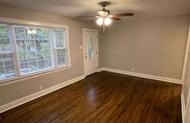 Renovated 2 bedroom home for rent Near Downtown Clarksville! photos photos