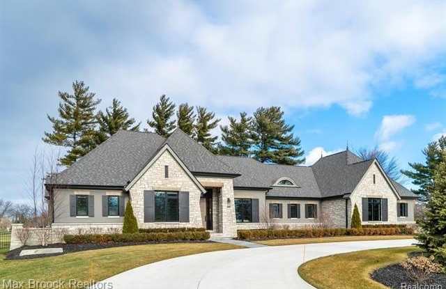 3808 W Maple Road photos photos