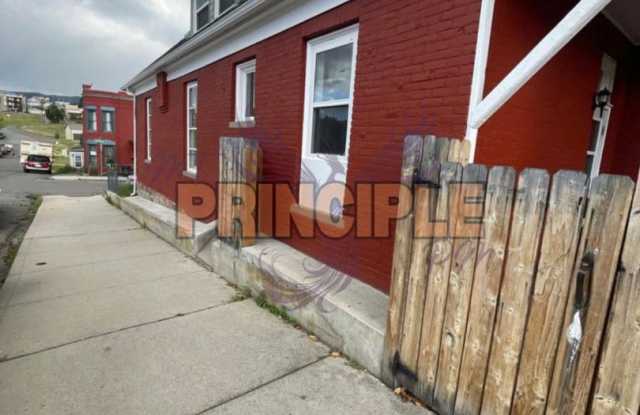 6 Bedroom House Near MT Tech Gallery 4