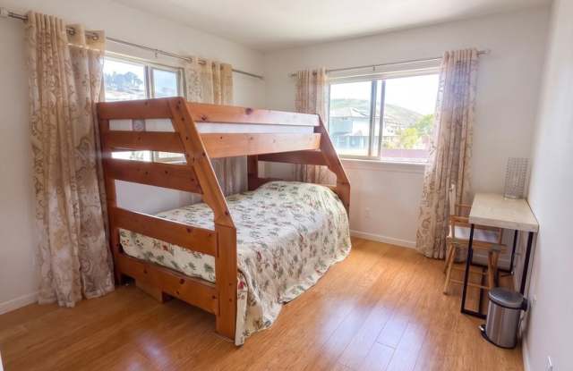 Beautiful Fully Furnished 4bdrm Home in Kahiwelo at Makakilo Short or Long term rental available October 19, 2026 Gallery 3