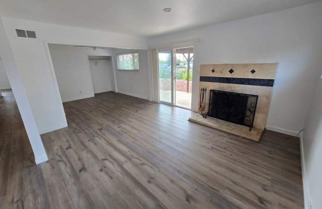 Clairemont 3-Bedroom, 2-Bath--Canyon lot Gallery 4