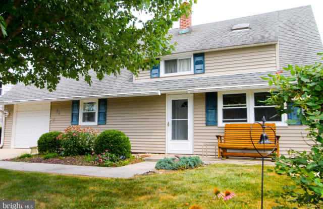 32 NATURE LANE - 32 Nature Lane, Levittown, PA 19054