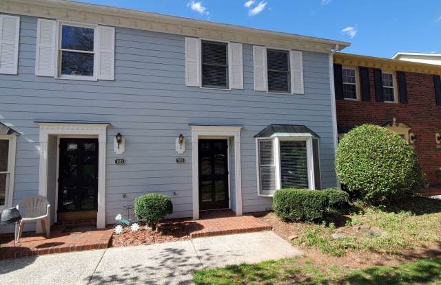 2 Bedroom 2.5 Bathrooms Townhome Gallery 1