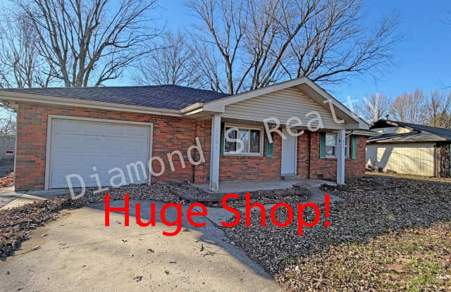 Charming 3 Bedroom Home with HUGE Shop! - 2224 West Village Lane, Greene County, MO 65807
