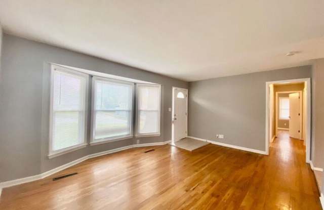 6206 Fairlane Drive Gallery 3