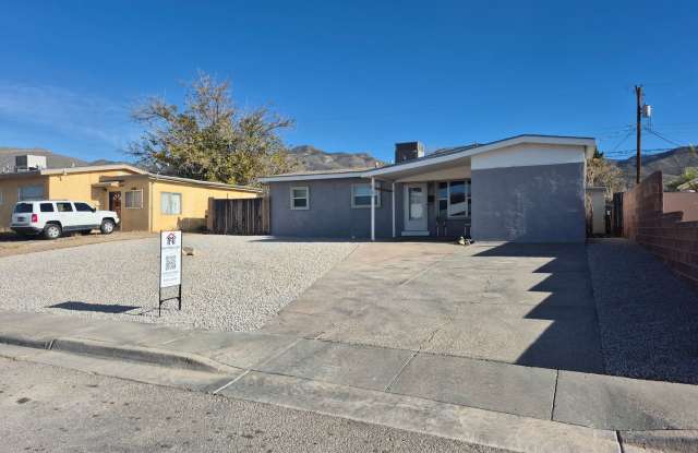 4- Bedroom 1.5 bath home with over 1400sqft of living space!! photos photos