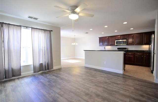 2420 FORMAX DRIVE Gallery 4