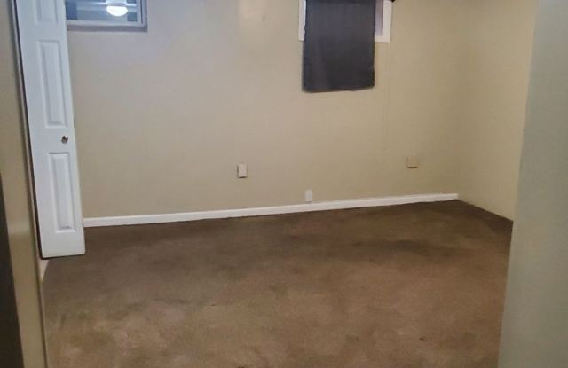 2/3 Bed Room 1 ½ Townhouse for rent. photos photos