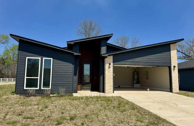 15610 Garden Lane photos photos