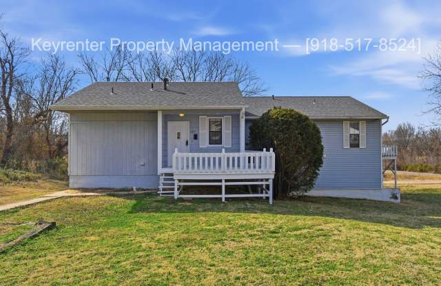 Newly Remodeled Duplex in Grove | Gallery 1