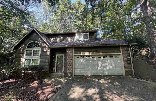 Spacious 3-Bedroom Home with Gas Fireplace & Attached 2-Car Garage Gallery 1