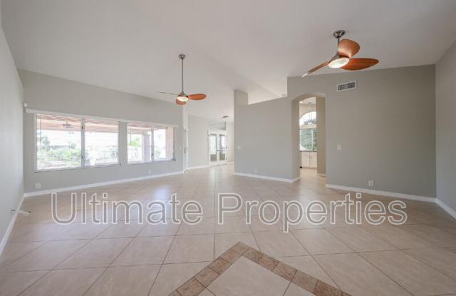 8738 W Rockwood Dr Gallery 4