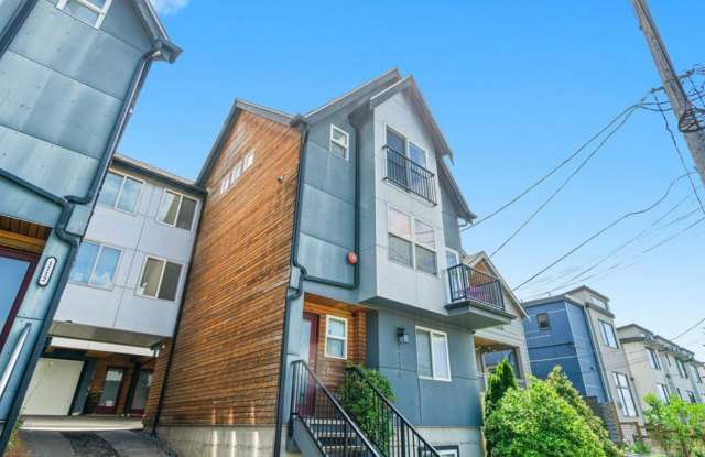 Welcome Home 3b/3ba Townhome w Attached Garage - Leschi photos photos