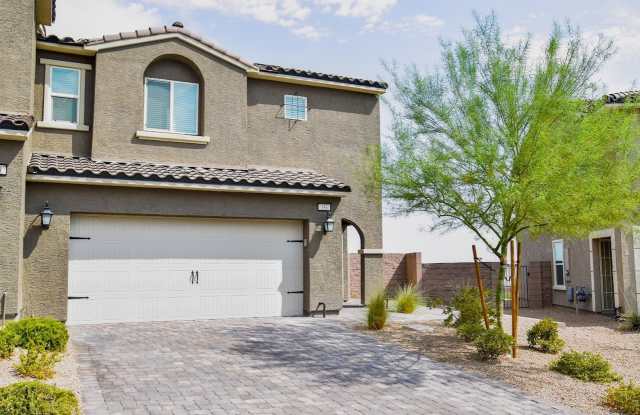 Strip View Gated 3 bd 2.5ba Townhouse in Black Mountain Henderson Quail Ridge community! photos photos