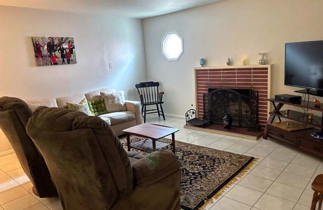 Spacious 3-Bedroom, 2-Bath Home in North Pomona – Beautiful Wood Flooring, Fireplace & More! Gallery 4