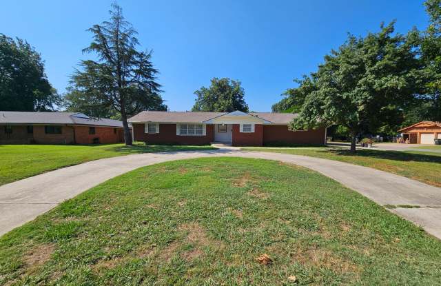(3) Bed/(2) Bath with Storm Shelter and Mowing Included! photos photos