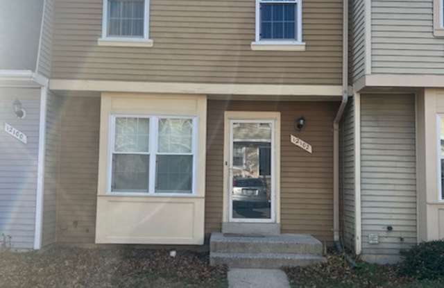 3 LEVEL TOWNHOME IN GUNNERS LAKE VILLAGE - 12102 Birdseye Terrace, Germantown, MD 20874