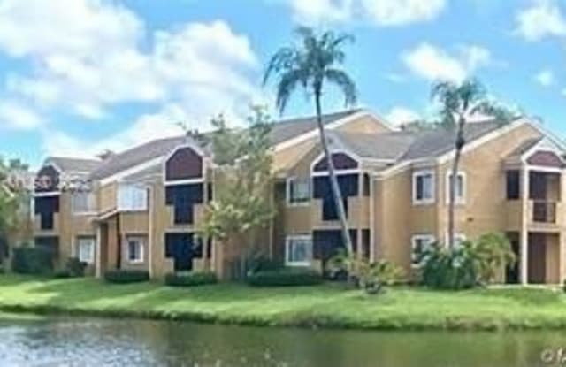 420 SW 83 way - 420 Southwest 83rd Way, Pembroke Pines, FL 33025