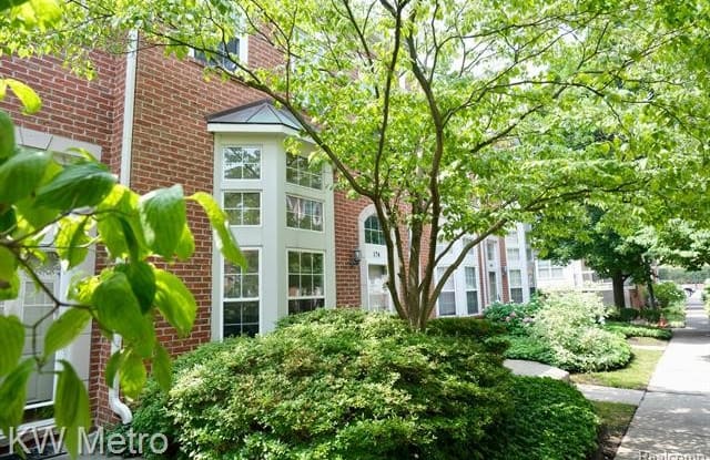 174 S Georgetown square - 174 Georgetown Square South, Royal Oak, MI 48067