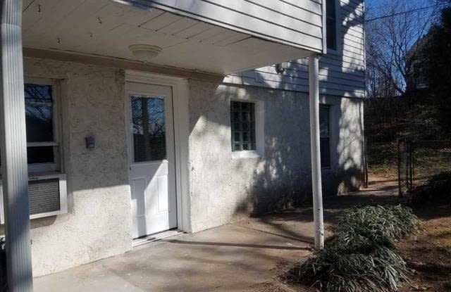 Stunning Remodeled 2 bed 1 bath duplex located on 1st level. - 900 North Garfield Avenue, Sand Springs, OK 74063