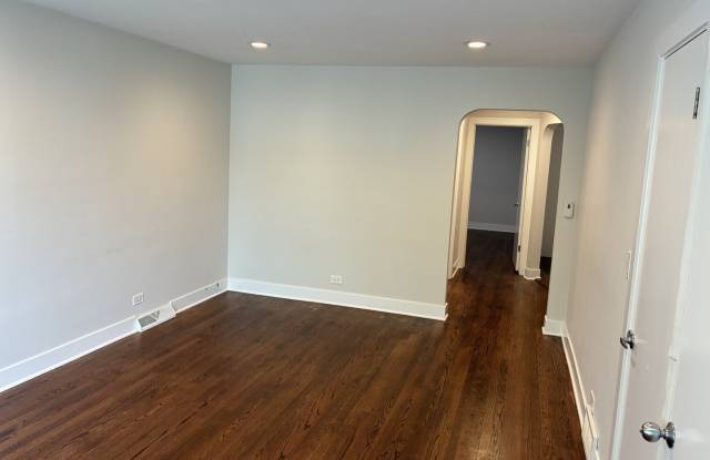 5523 N Major Avenue Gallery 3