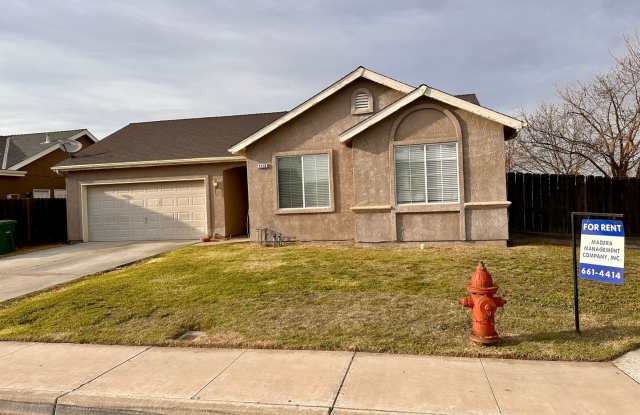 Available Now - 2118 McIntyre Street, Dos Palos, CA 93620