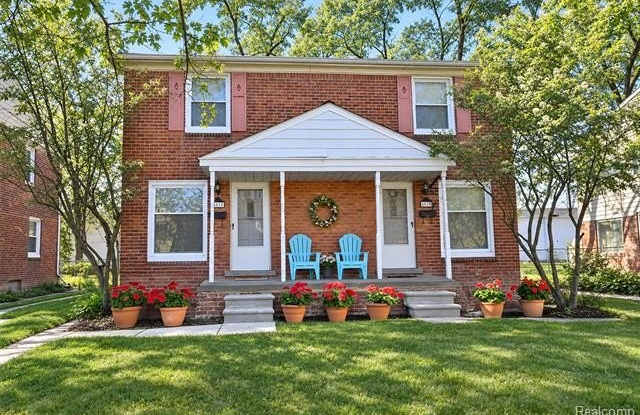 1515 W FARNUM Avenue Gallery 1