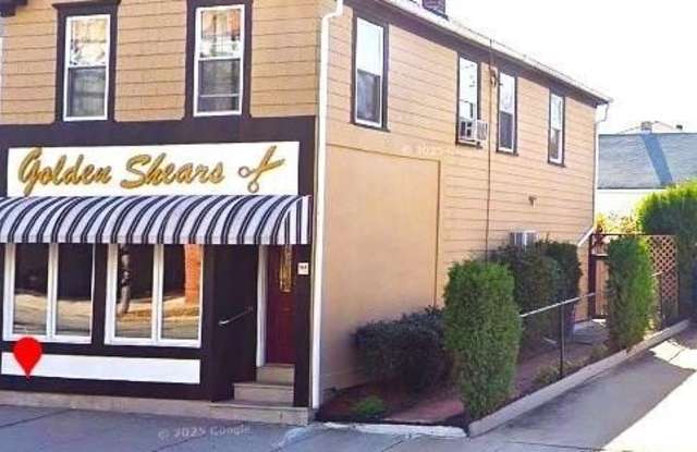 513 Wood Street unit: 2 - 513 Wood Street, Bristol County, RI 02809