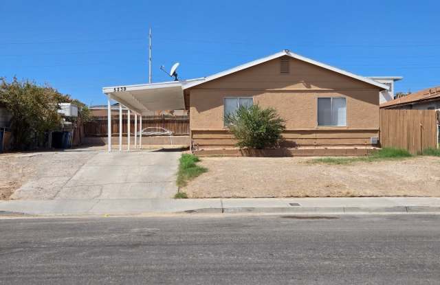 A Very Nice and Clean 3 Bedroom Single Story House in East Las Vegas. NO HOA!!! Gallery 3