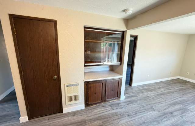 Newly updated large 3 bedroom! Gallery 3
