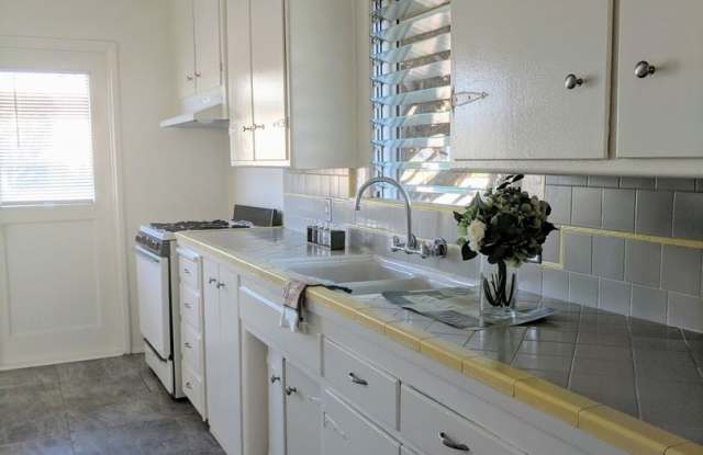 2191 San Anseline Gallery 2