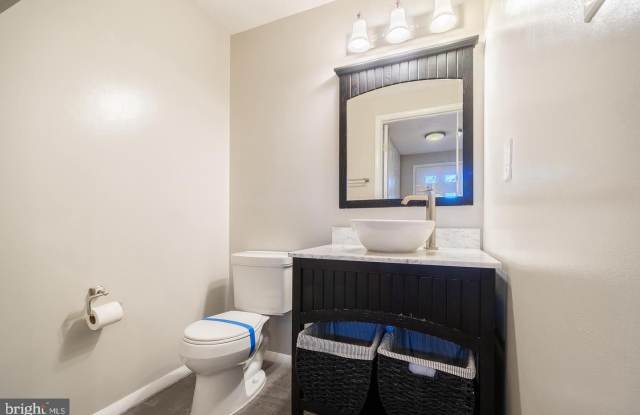 2911 MONTAUK Court Gallery 4
