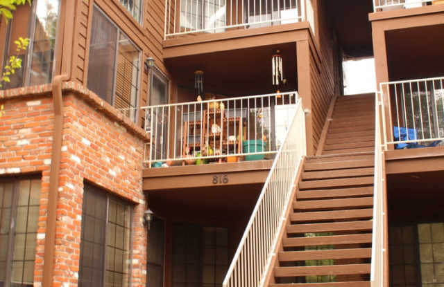 Huge 1 bedroom Condo With Loft, Walking Distance From Belmar! Available Mid July!! photos photos