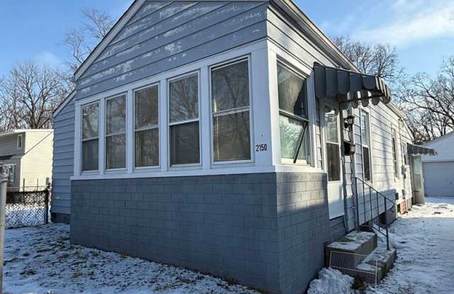 3 bedroom 1 bathroom house.   $1050.00 photos photos