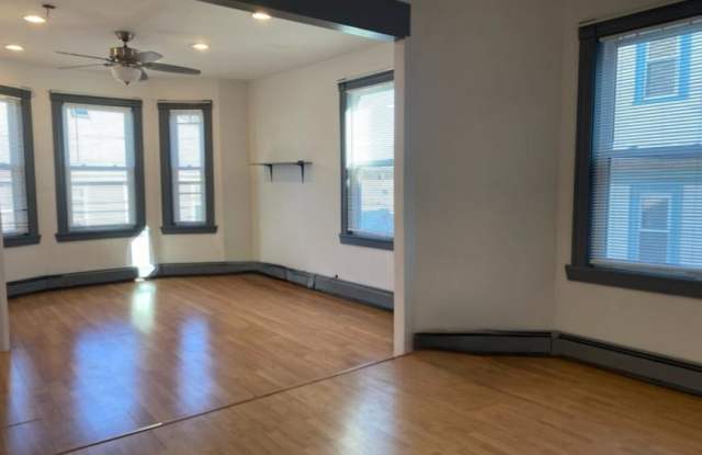 6 Nira Ave. Gallery 1