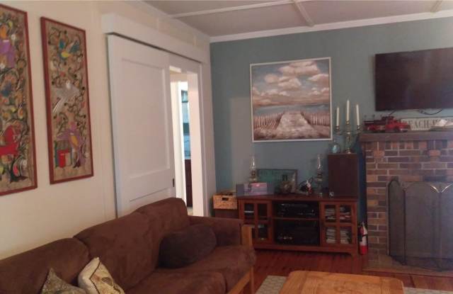 352 Surf Road Gallery 4