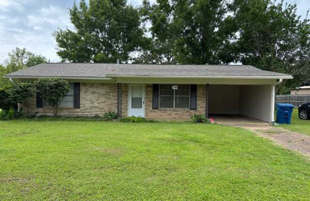 Lovely 2 bed/1 bath on a corner lot! photos photos
